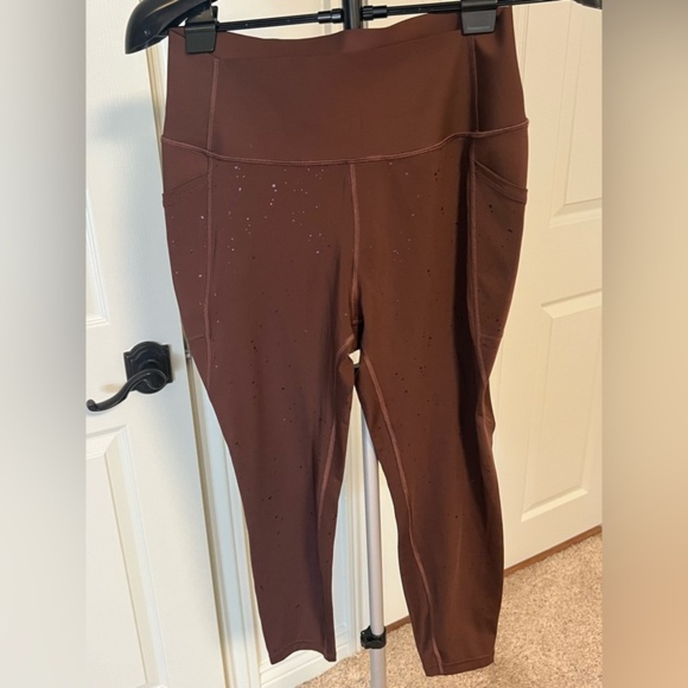 GAP Fit Sculpt Revolution Brown High-Waisted Cropped Leggings with side pockets